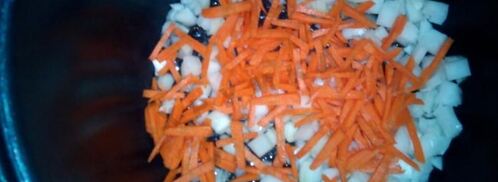 борщ со свининой в мультиварке. Шаг 3