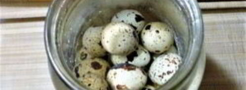 базовый куриный бульон с перепелиными яйцами. Шаг 5