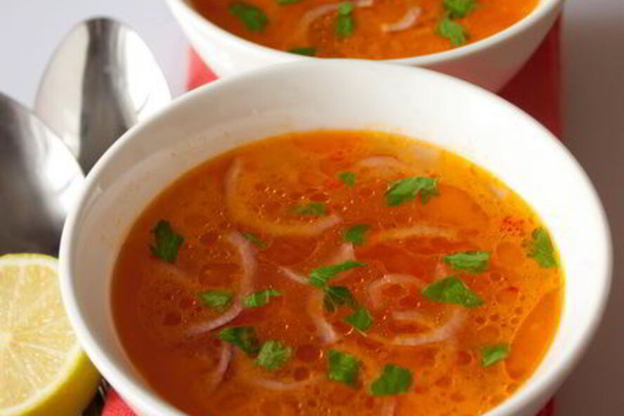 Рецепт бульона из индейки с помидорами и острым перцем