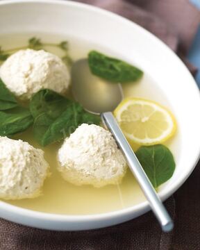 Бульон с фрикадельками