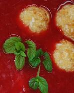 Фруктовый суп с творожными шариками