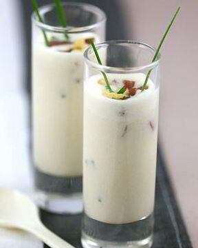 Белый гаспачо с миндалем