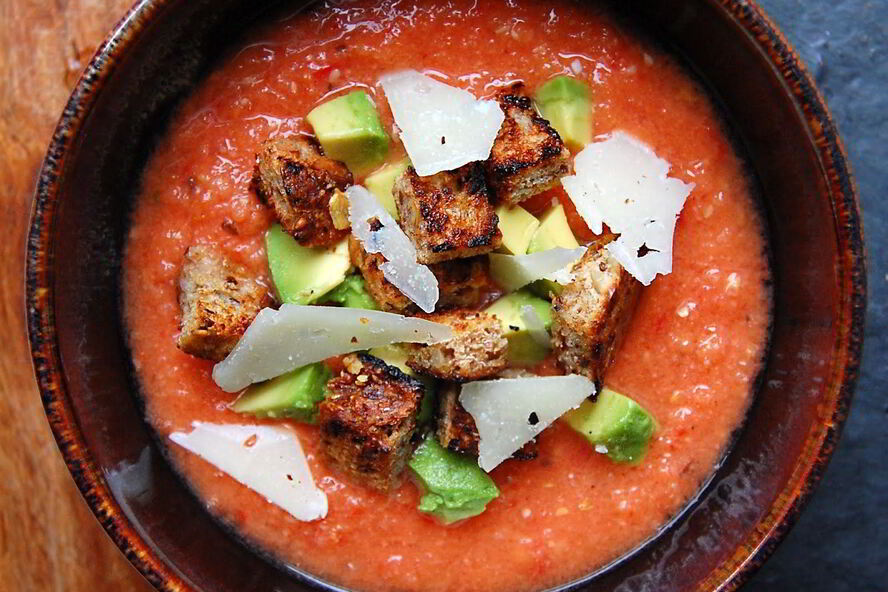 Рецепт гаспачо с домашними гренками