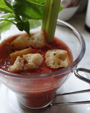 Гаспачо с сухариками