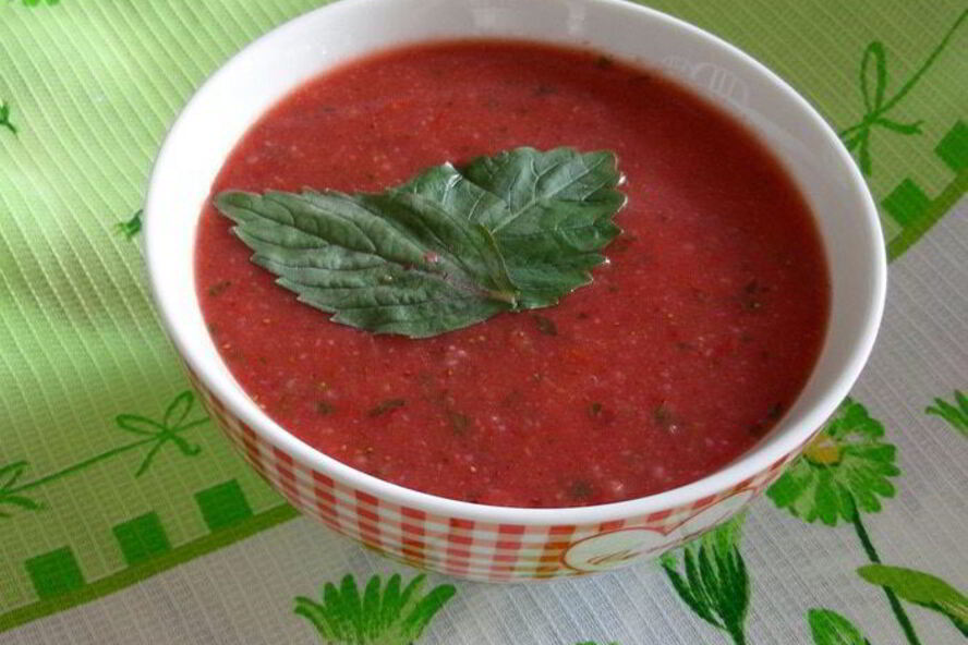 Рецепт томатна-клубничного гаспачо