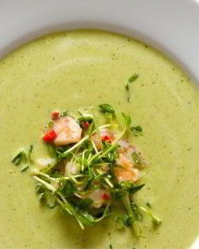 Холодный гороховый суп с креветками