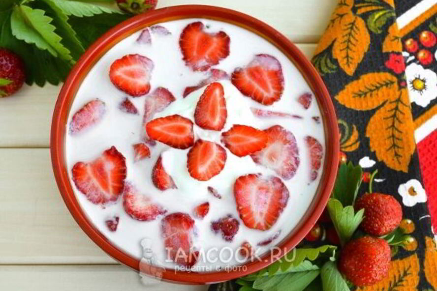 Рецепт холодника с клубникой