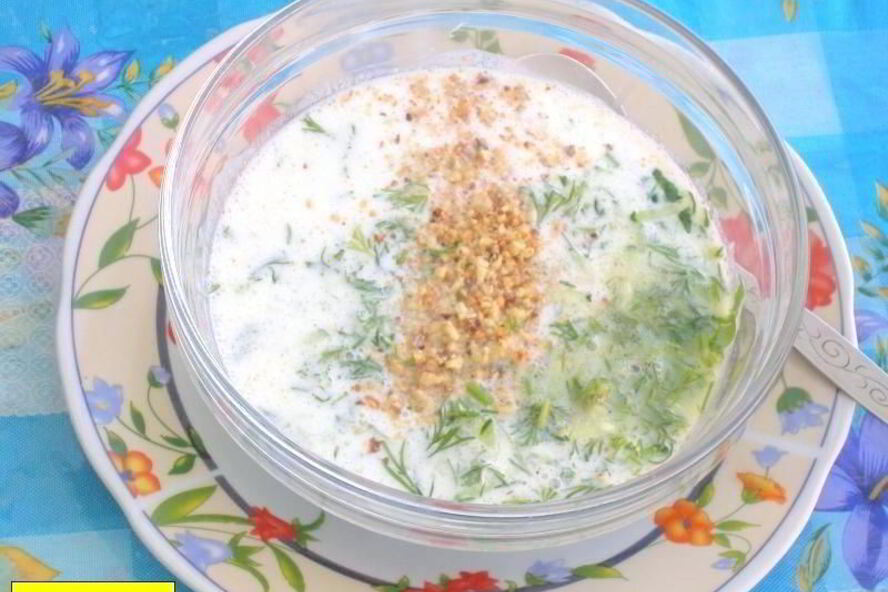 Рецепт холодного супа из зелени с огурцами на кефире для похудения