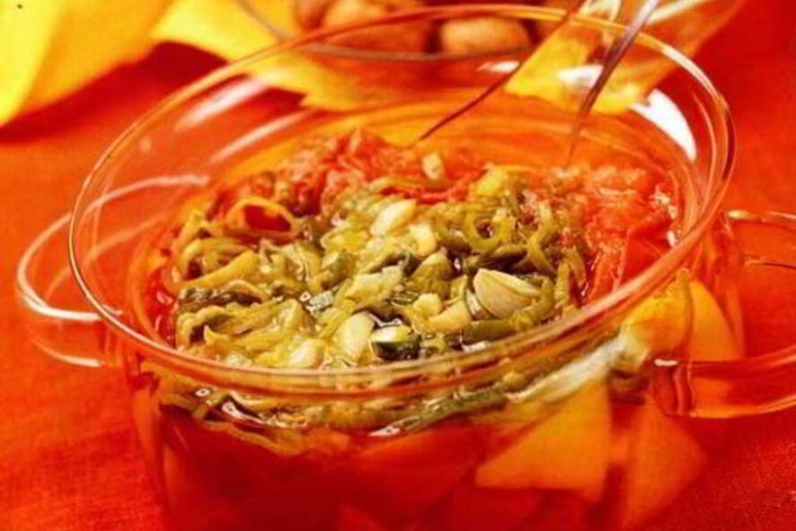 Рецепт холодного супа с помидорами и грецкими орехами