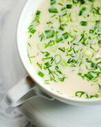 Южно-африканский холодный йогуртовый суп с огурцами