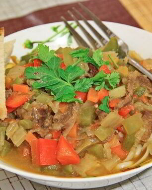 Лагман с сельдереем