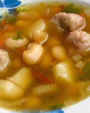 Мексиканский фасолевый суп с фрикадельками