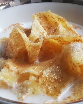 Молочный суп с лапшой из крахмальных блинов