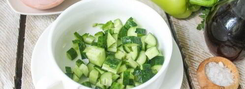 окрошка на квасе с колбасой и болгарским перцем. Шаг 5