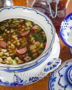 Окрошка на квасе с полукопченой колбасой