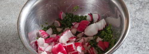 окрошка на квасе с полукопченой колбасой. Шаг 8