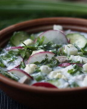 Окрошка на квасе с редисом