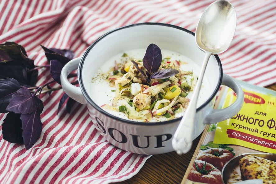 Рецепт окрошки с куриной грудкой на кефире