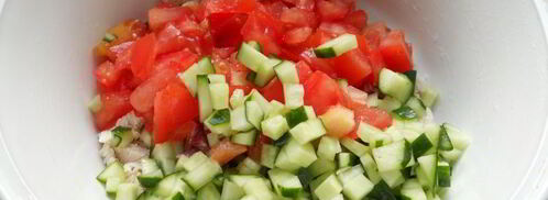 окрошка с курицей и помидорами. Шаг 3