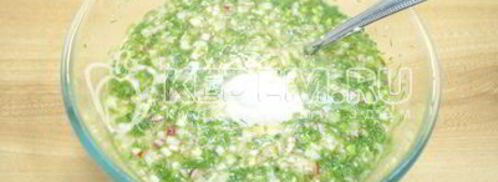 окрошка с курицей на квасе. Шаг 11