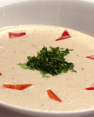 Чесночная похлебка с лепешками