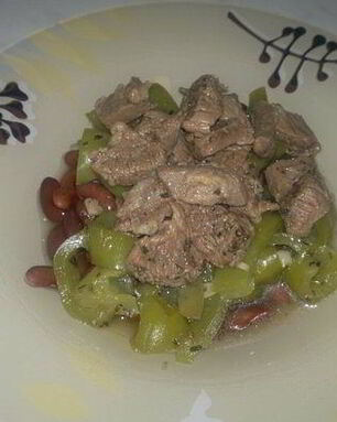 Фасолевая похлебка с говядиной и зеленым перцем