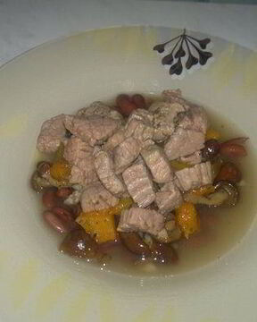 Фасолевая похлебка с говядиной, опятами и тыквой