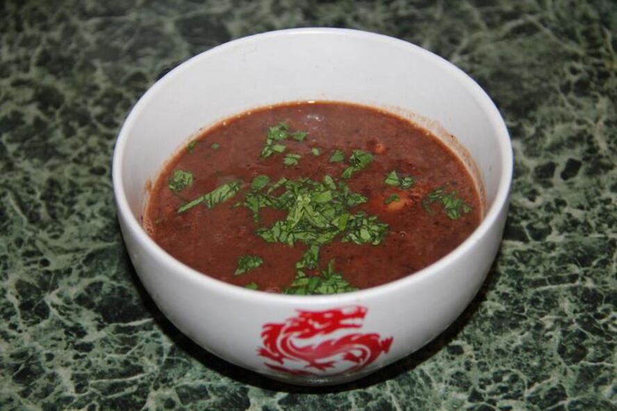 Рецепт фасолевой похлебки с грудинкой и чили