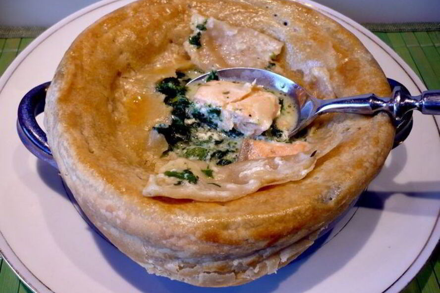 Рецепт похлебки с семгой и шпинатом под домашним слоеным тестом очарована, околдована