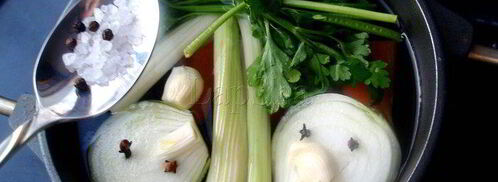 томатная похлебка с копчеными колбасками и фасолью. Шаг 3