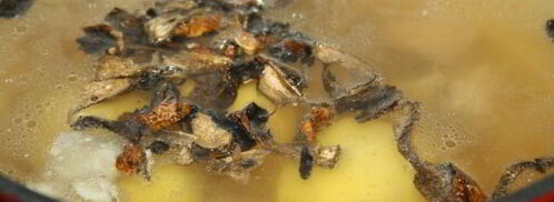 суточные щи со свининой и сушеными грибами на квашеной капусте. Шаг 6