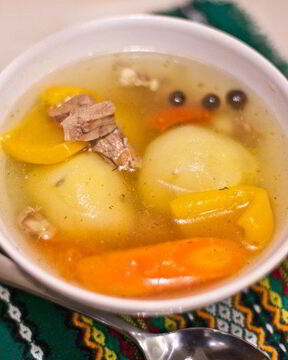 Шурпа на бараньем бульоне