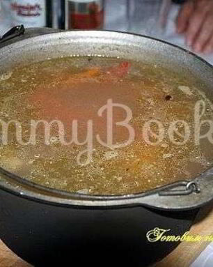 Шурпа в котле