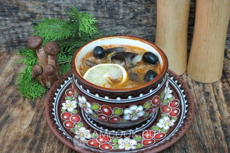 Рецепт постной солянки с грибами и капустой