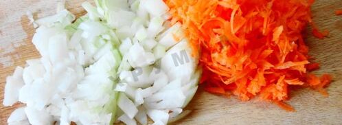 солянка из капусты с сосисками и помидор в мультиварке. Шаг 3