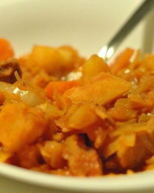 Солянка из свежей капусты с картошкой