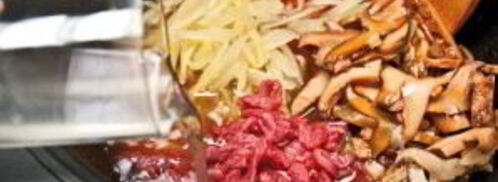 солянка мясная на сковороде. Шаг 11