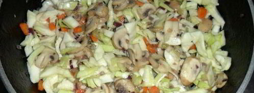 суп-солянка с грибами и капустой. Шаг 4