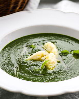 Суп из крапивы с клецками