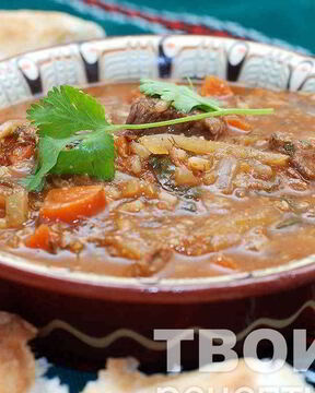 Суп Харчо с соусом Ткемали