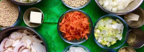 овощной перловый суп-пюре с луком-пореем и шампиньонами. Шаг 3