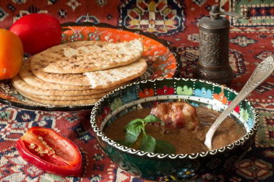 Рецепт супа-пюре из фасоли с беконом и черносливом