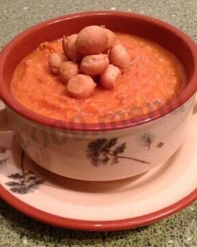 Суп-пюре из нута и томатов