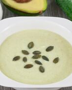 Суп-пюре из огурцов и авокадо