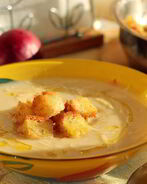 Суп-пюре из цветной капусты с гренками