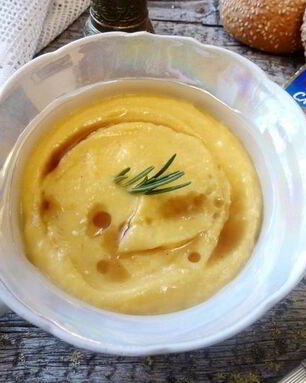 Тыквенный суп-пюре с чесноком и розмарином
