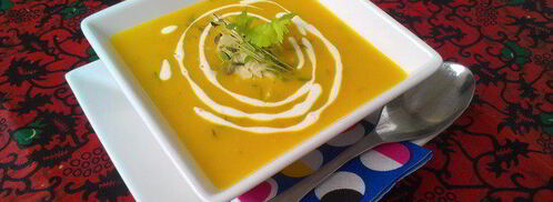 тыквенный суп-пюре солнышко на блюде. Шаг 7