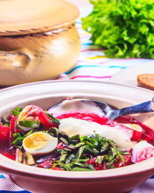 Холодный свекольник с ботвой