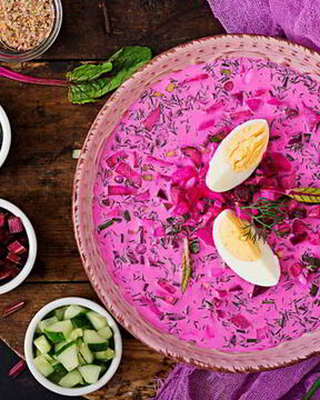 Свекольник на кефире с базиликом, ботвой и салатом