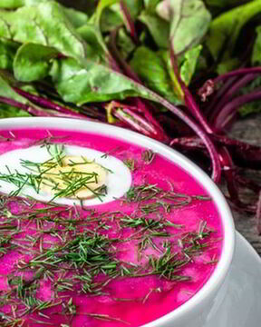 Свекольник на кефире с мясом и минеральной водой